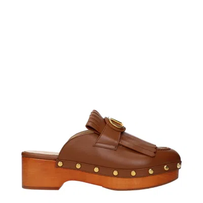 Valentino Garavani Slides And Clogs Women's Leather Brown/tobacco In Nude