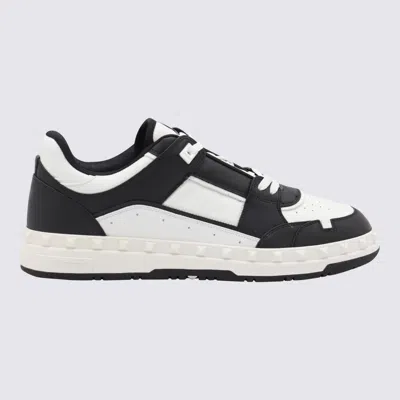 VALENTINO GARAVANI VALENTINO GARAVANI BLACK AND WHITE LEATHER SNEAKERS
