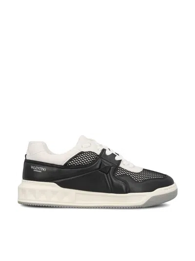 Valentino Garavani Sneakers In Black