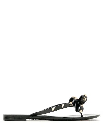 Valentino Garavani Summer Rockstud Thong Sandals In Black