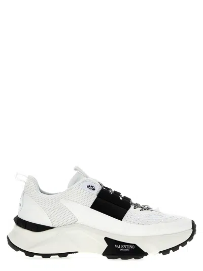 Valentino Garavani True Act Sneaker In White/black