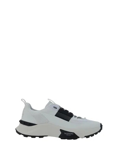 Valentino Garavani True Act Sneakers In Bianco-nero