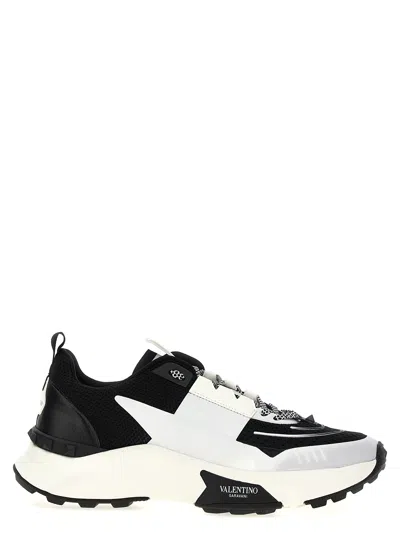 VALENTINO GARAVANI VALENTINO GARAVANI TRUE ACT SNEAKERS
