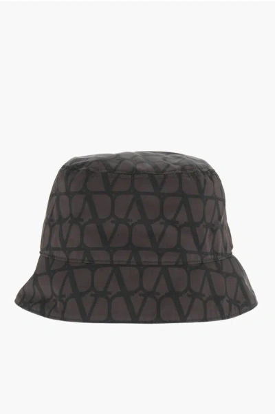 Valentino Garavani Garavani Two-tone Bucket Hat With All-over Logo In Brown