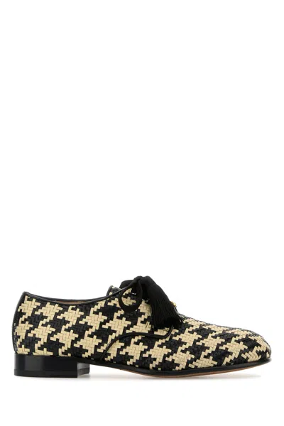 Valentino Garavani Two-tone Leather Vlogo Signature Lace-up Shoes In Neutral