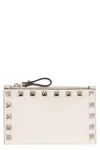 Valentino Garavani Garavani - Rockstud Leather Card Holder In Beige