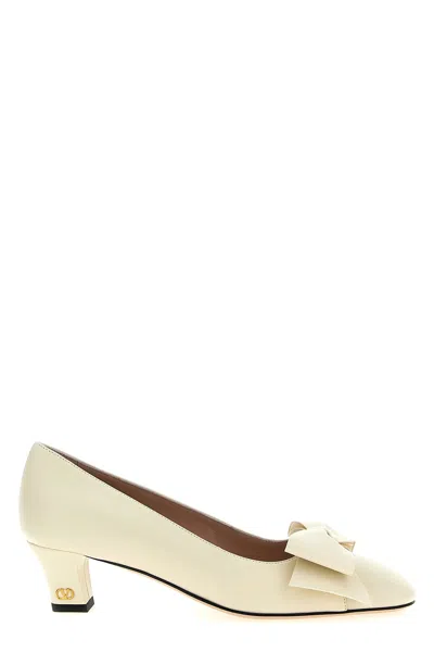 Valentino Garavani Butter White Crocodile Effect Leather Pumps With Medium Heel