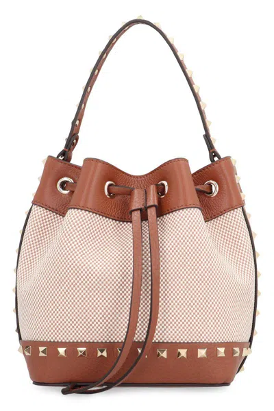 VALENTINO GARAVANI VALENTINO GARAVANI ROCKSTUD BUCKET BAG