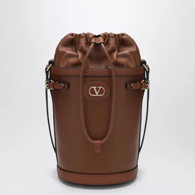 VALENTINO GARAVANI VALENTINO GARAVANI VLOGO SIGNATURE BUCKET BAG IN TOBACCO