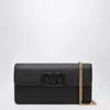 Valentino Garavani Vlogo Signature Grainy Calfskin Wallet With Chain Woman Black Uni In Black