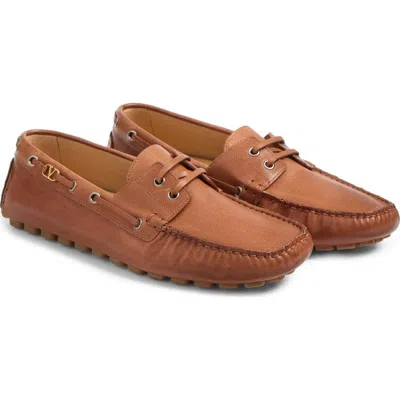 Valentino Garavani Vlogo Signature Driving Shoe In Tobacco