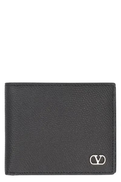 Valentino Garavani Vlogo Signature Grainy Calfskin Bi-fold Wallet In Black