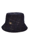 Valentino Garavani Vlogo Signature Tweed Bucket Hat In Z0v Check Navy/ Oro