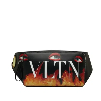 Valentino Garavani Vltn Black Leather Shoulder Bag ()