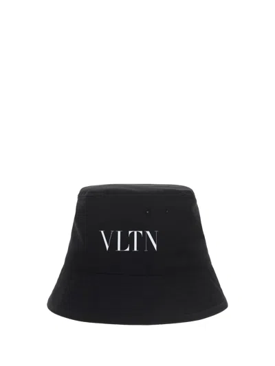 Valentino Garavani Vltn Bucket Hat In Nerobianco