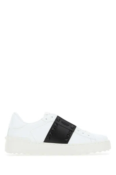 VALENTINO GARAVANI VALENTINO GARAVANI WHITE LEATHER ROCKSTUD UNTITLED SNEAKERS WITH BLACK BAND