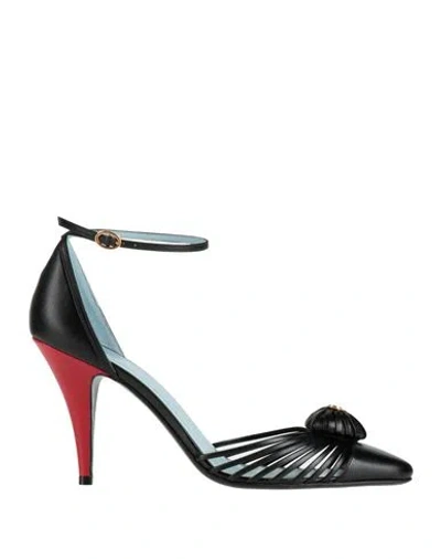 Valentino Garavani Valentino Royal Heart 90 Leather Pump In Black
