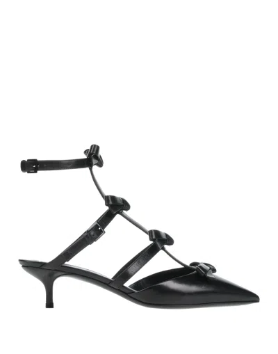 Valentino Garavani Pumps In Black
