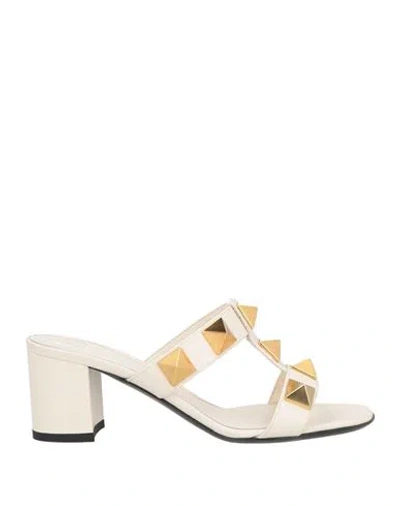 Valentino Garavani Valentino Roman Stud 60 Leather Sandal In Beige