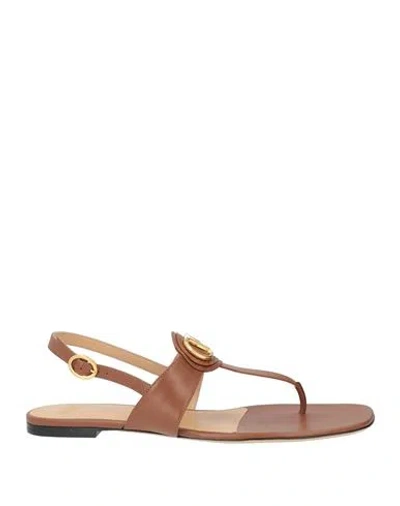 Valentino Garavani Vlogo Signature Thong Sandals In Calfskin In Brown