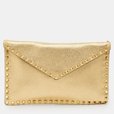 Pre-owned Valentino Garavani Gold Leather Large Rockstud Envelope Clutch