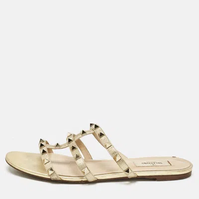 Pre-owned Valentino Garavani Gold Leather Rockstud Flat Slides Size 39.5 In Green