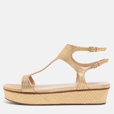 Pre-owned Valentino Garavani Gold Leather T-strap Sandals Size 38