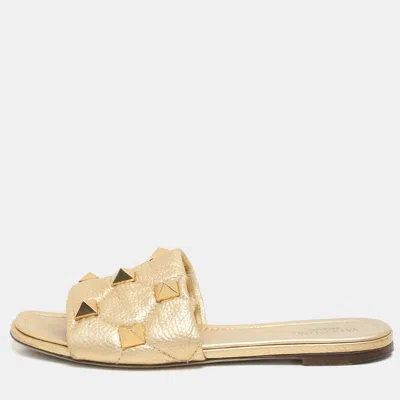 Pre-owned Valentino Garavani Gold Quilted Leather Roman Stud Flat Slides Size 38.5