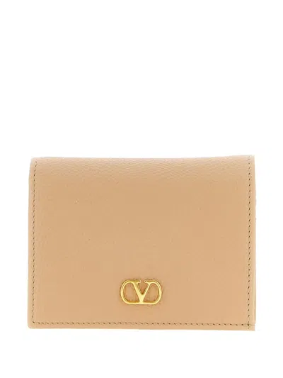 Valentino Garavani Grained Metallic Signature Wallet In Nude