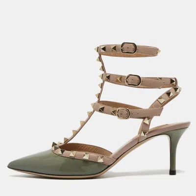 Pre-owned Valentino Garavani Green/beige Patent And Leather Rockstud Cage Pumps Size 37