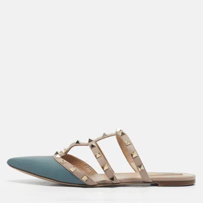 Pre-owned Valentino Garavani Grey/beige Leather Rockstud Mules Size 41 In Gray