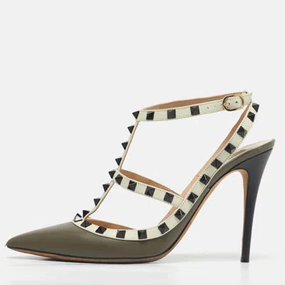 Pre-owned Valentino Garavani Grey/cream Leather Rockstud Ankle Strap Pumps Size 41 In Gray