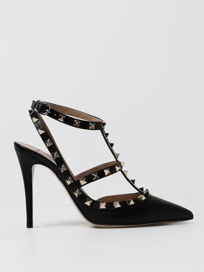 Valentino Garavani Studded Leather Decollete Pumps In Black