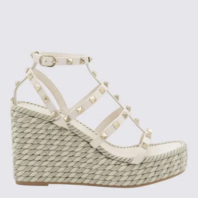 Valentino Garavani Rockstud Torchon Espadrille Wedges In Black