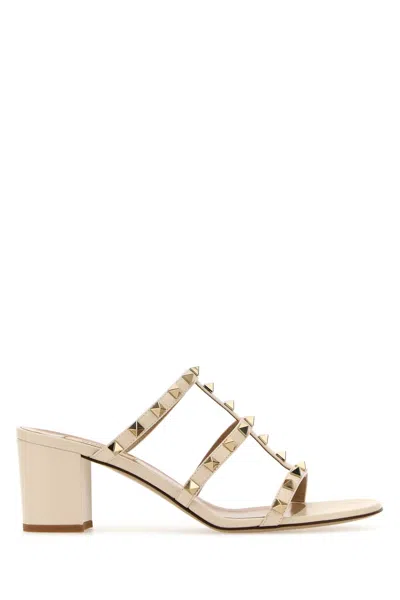 Valentino Garavani Ivory Leather Rockstud Mules In Gold