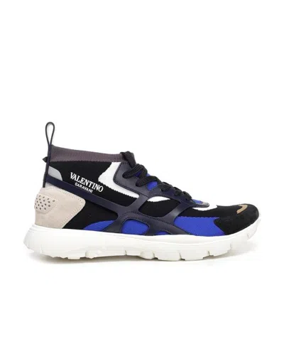 Valentino Garavani Laced Sneakers In Black