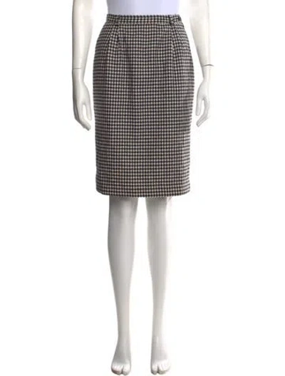 Pre-owned Valentino Lambswool Knee-length Skirt In White