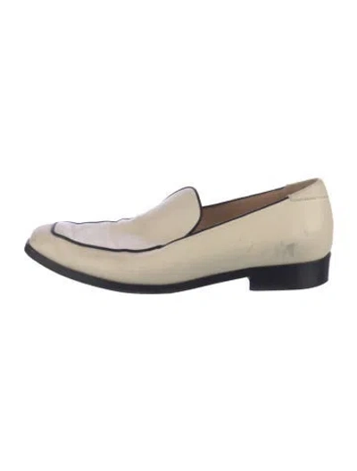 Pre-owned Valentino Garavani Leather Ballet Flats In Neutral