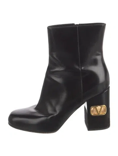 Pre-owned Valentino Garavani Leather Boots In Black