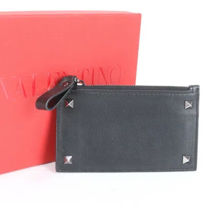 Pre-owned Valentino Garavani Leather Card Case () In Black