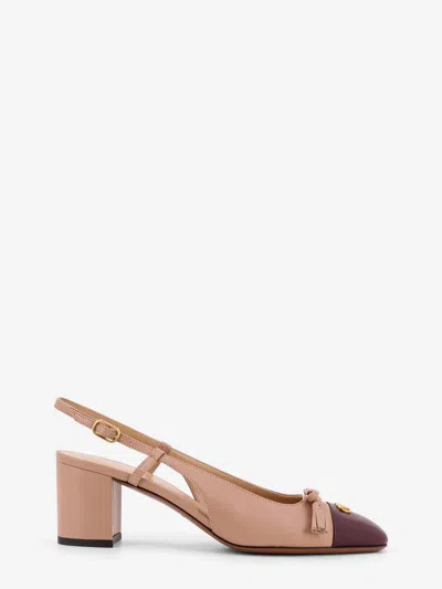 Valentino Garavani Valet Du Roi Tasseled Bow-embellished Two-tone Leather Pumps In Neutral