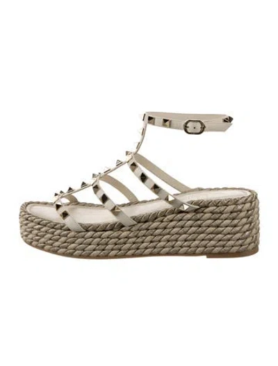 Pre-owned Valentino Garavani Leather Espadrilles In Gold