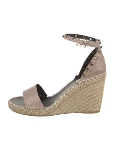 Pre-owned Valentino Garavani Leather Espadrilles In Neutral