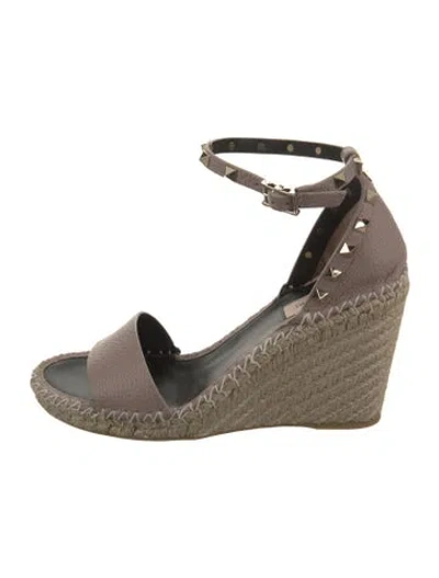 Pre-owned Valentino Garavani Leather Espadrilles In Neutral