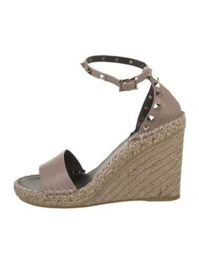 Pre-owned Valentino Garavani Leather Espadrilles In Neutral