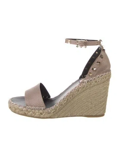 Pre-owned Valentino Garavani Leather Espadrilles In Pink