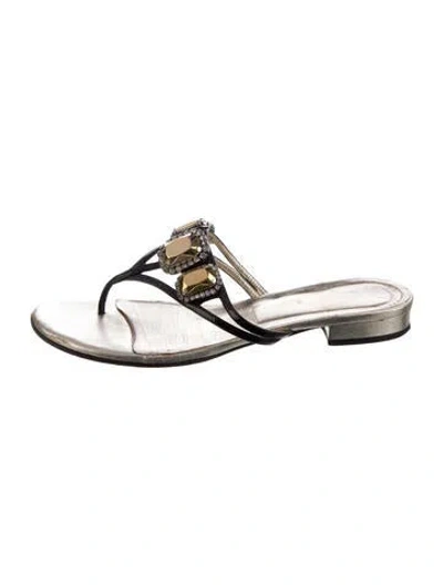 Pre-owned Valentino Garavani Leather Flip Flops In Black
