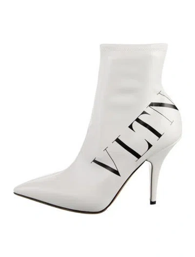 Pre-owned Valentino Garavani Leather Graphic Print Boots In White