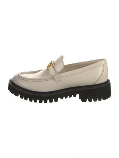 Pre-owned Valentino Garavani Leather Loafers In White