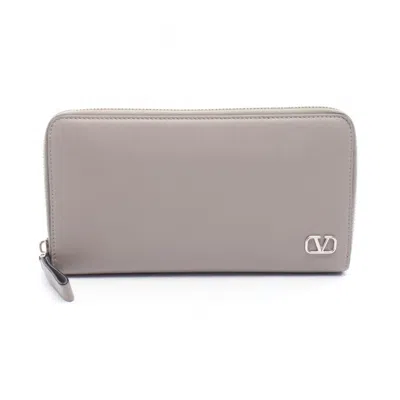 Pre-owned Valentino Garavani Leather Long Wallet (bi-fold) () In Gray